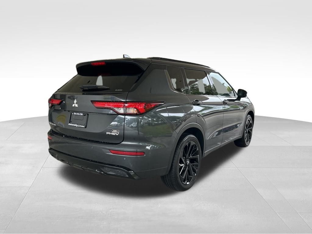 2025 Mitsubishi Outlander PHEV SEL Black Edition photo 4