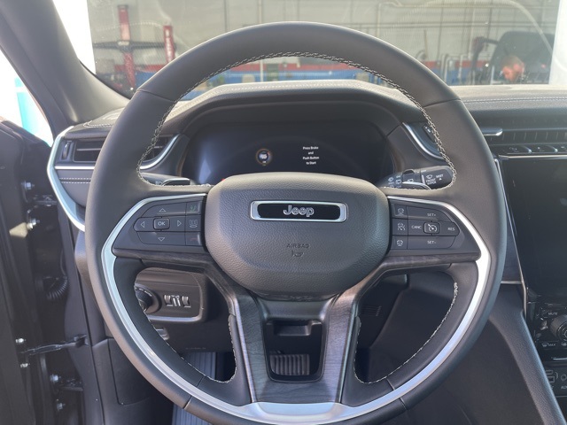 2025 Jeep Grand Cherokee Limited photo 13