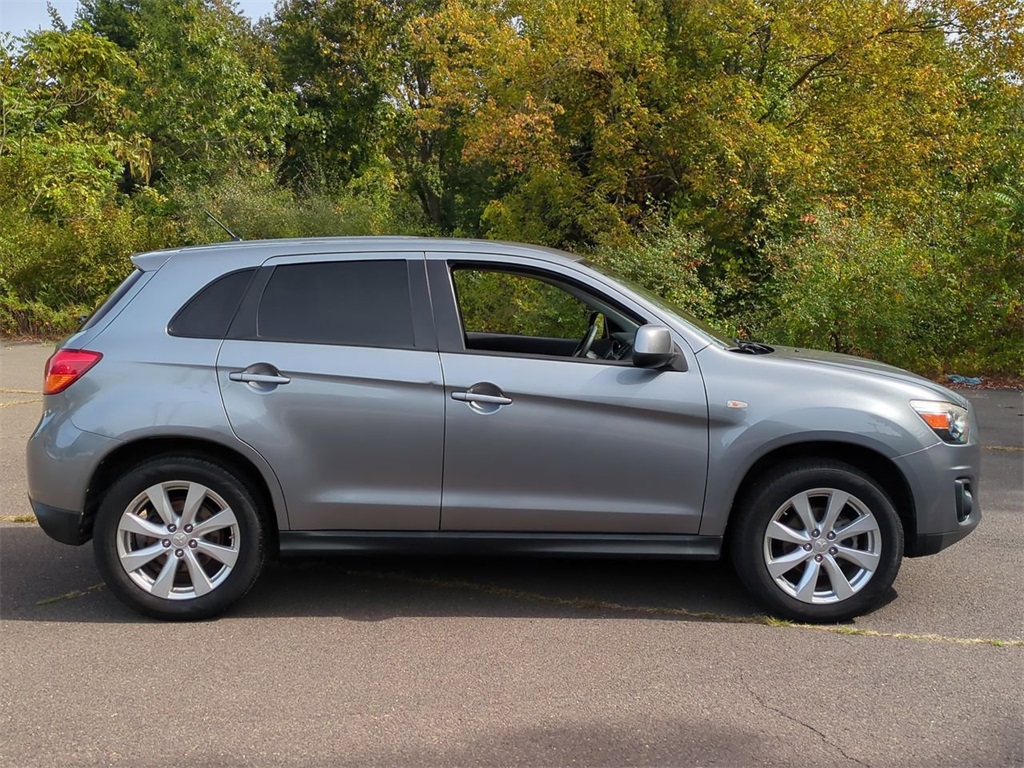 2015 Mitsubishi Outlander Sport ES photo 3