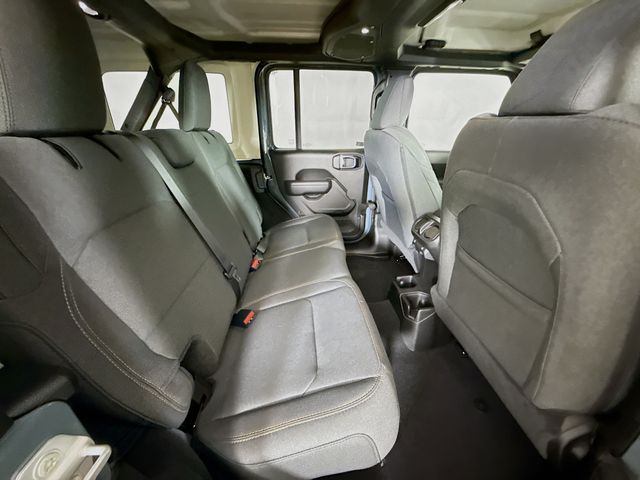 2025 Jeep Wrangler photo 23