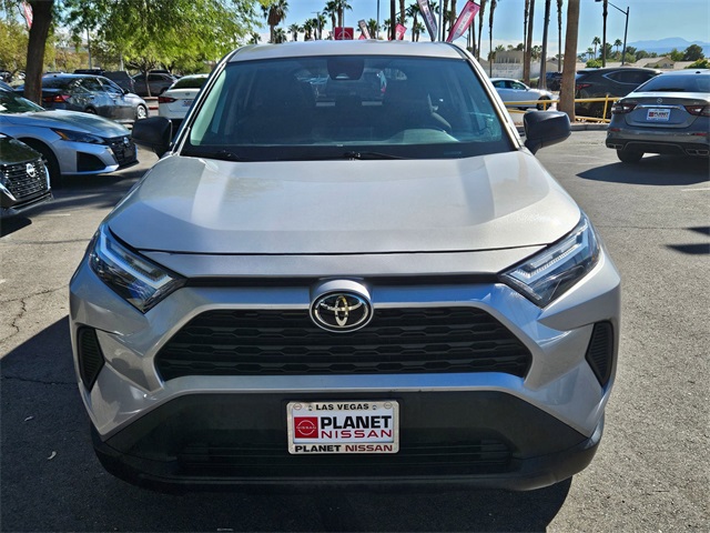 2024 Toyota RAV4 LE photo 4