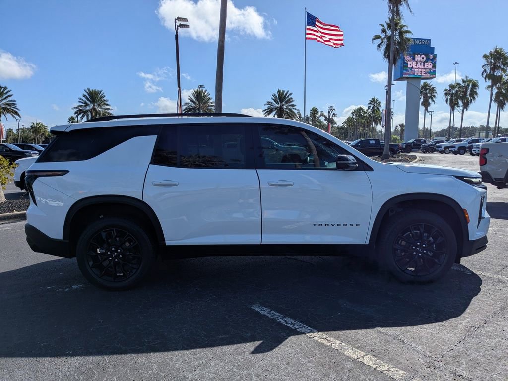 2024 Chevrolet Traverse photo 4