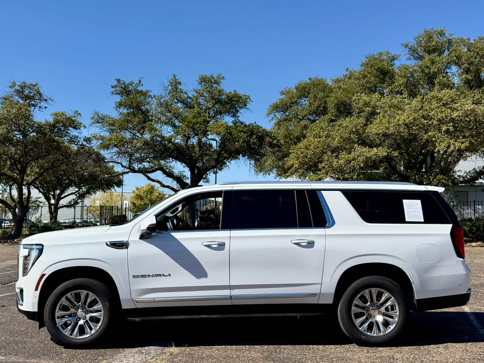 2025 Gmc Yukon XL Denali photo 2