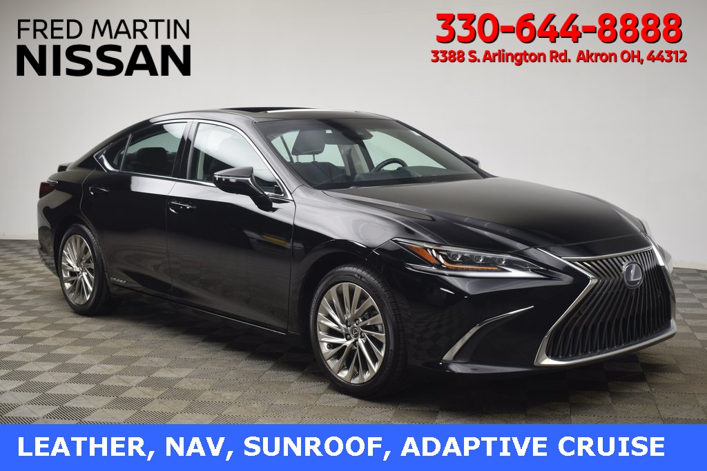 2020 Lexus ES Hybrid 300h Luxury's photo