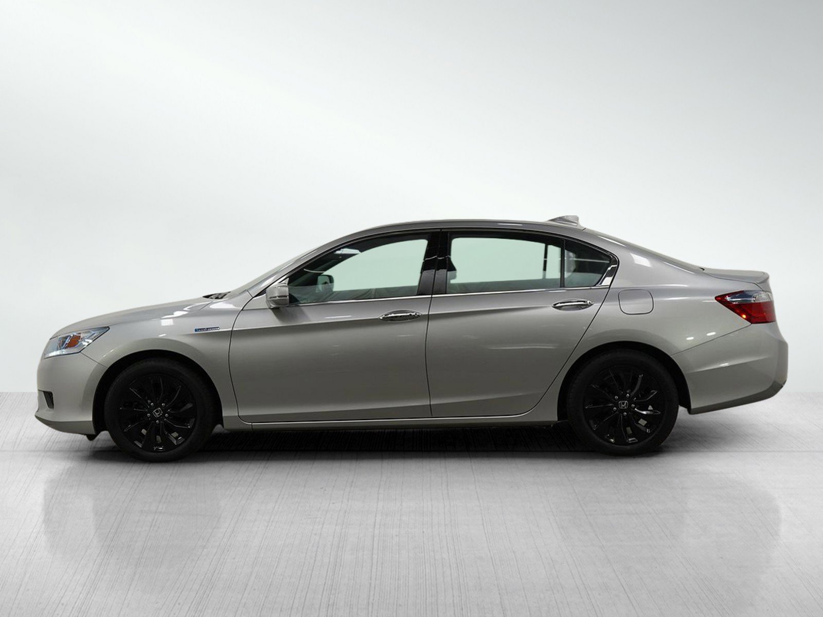 Used 2015 Honda Accord Hybrid Touring with VIN 1HGCR6F75FA002549 for sale in Burnsville, Minnesota