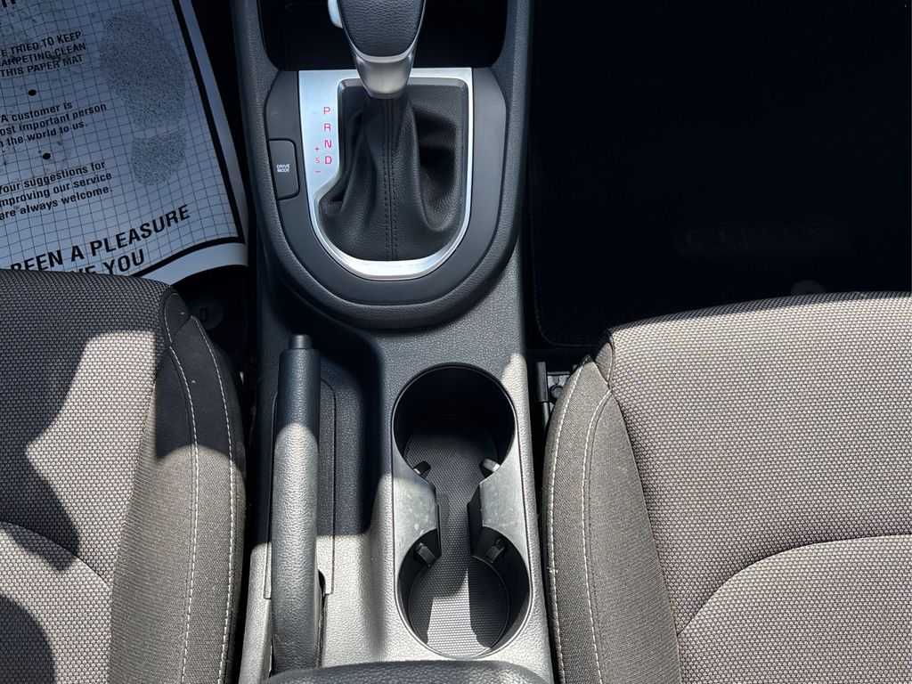 2022 Kia Forte LXS photo 18