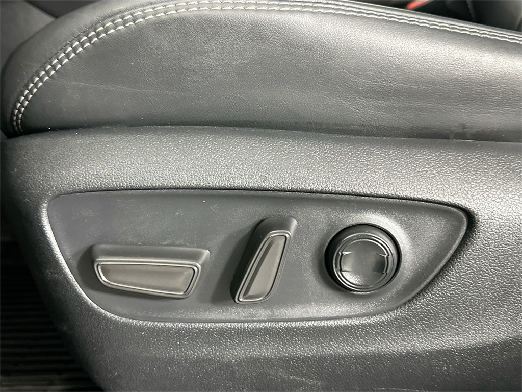 2023 Toyota RAV4 XLE Premium photo 17