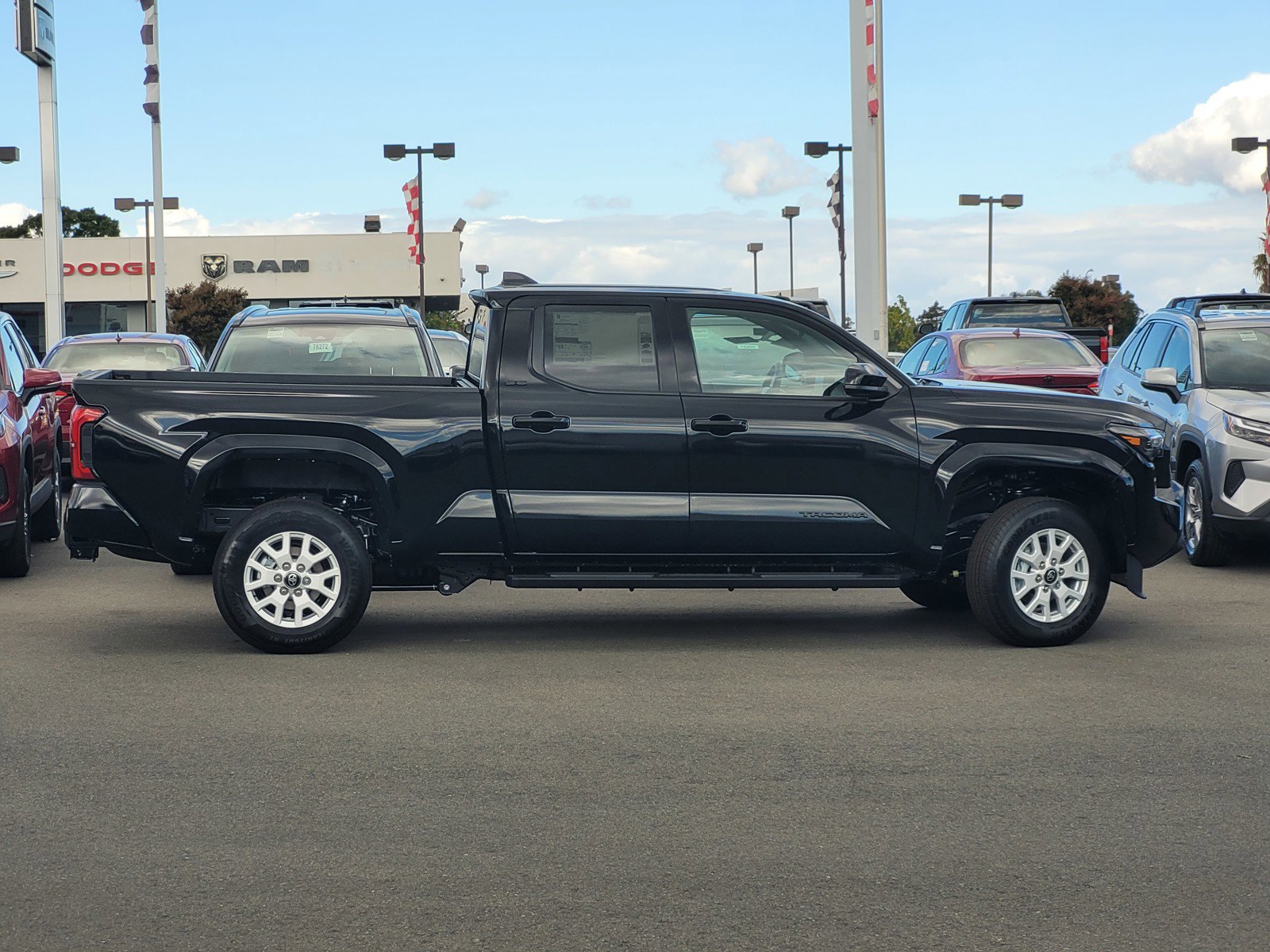 2025 Toyota Tacoma SR5 Double Cab photo 3