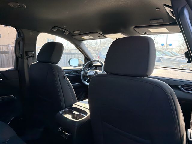 2025 GMC ACADIA - Image 26