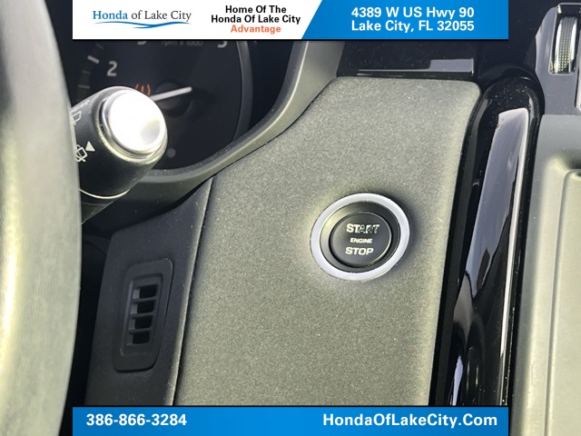 2018 Land Rover Discovery SE photo 16