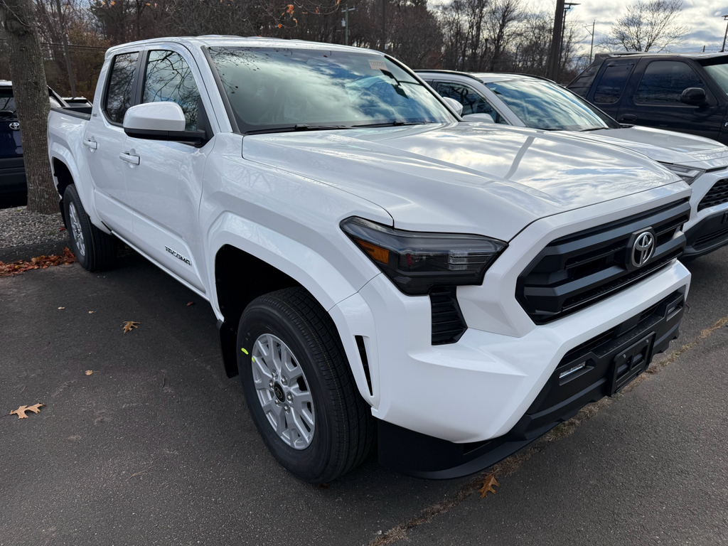 2025 Toyota Tacoma SR5's photo