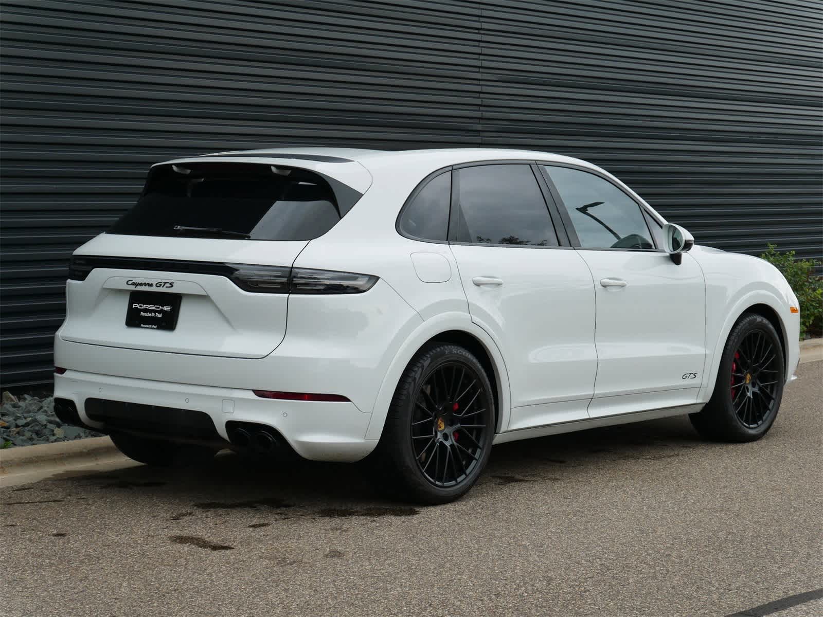 2022 Porsche Cayenne GTS photo 21