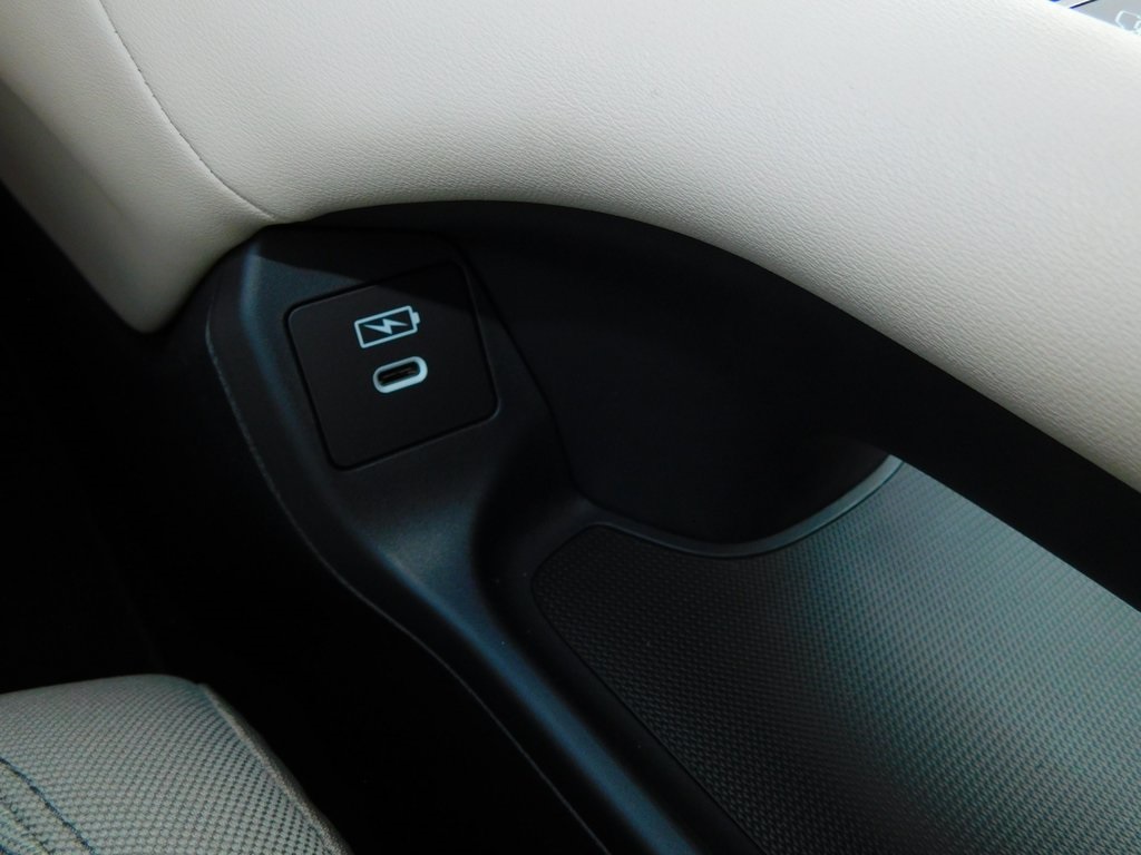 2026 Honda HR-V LX photo 32