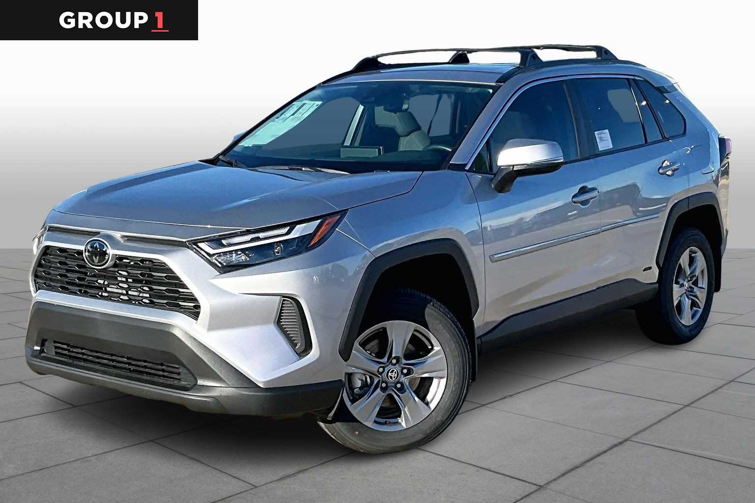 2025 Toyota RAV4 XLE's photo