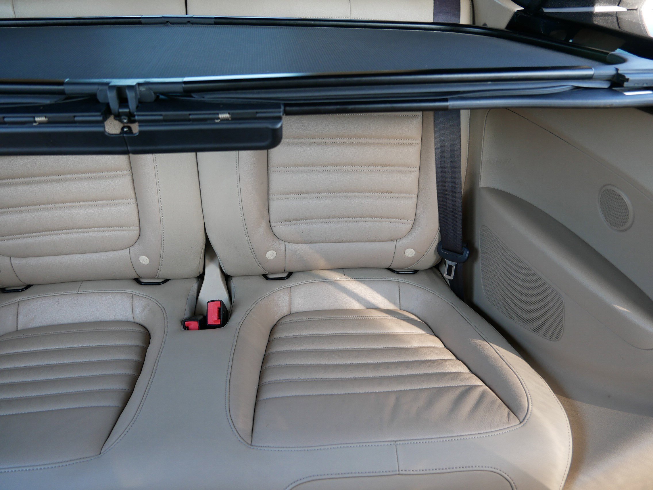 2014 Volkswagen Beetle Convertible R-Line photo 14