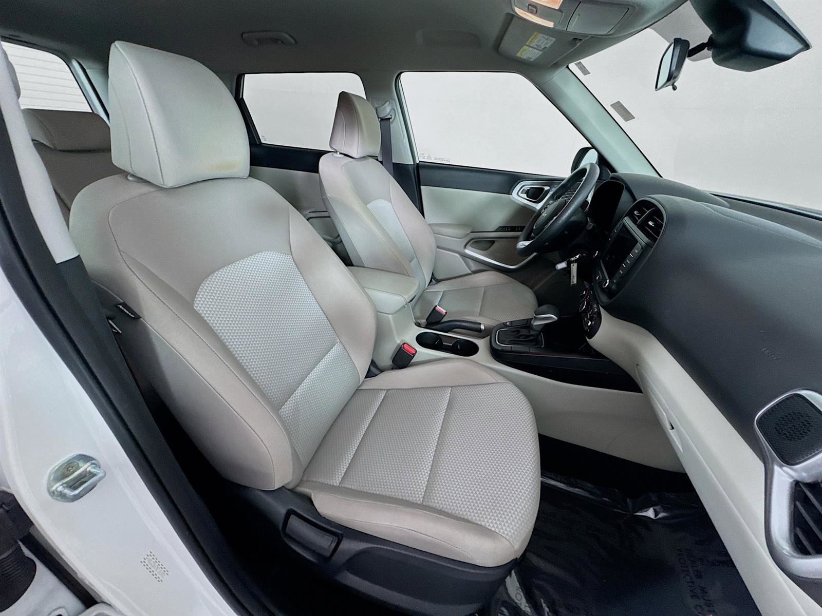2022 Kia Soul LX photo 18