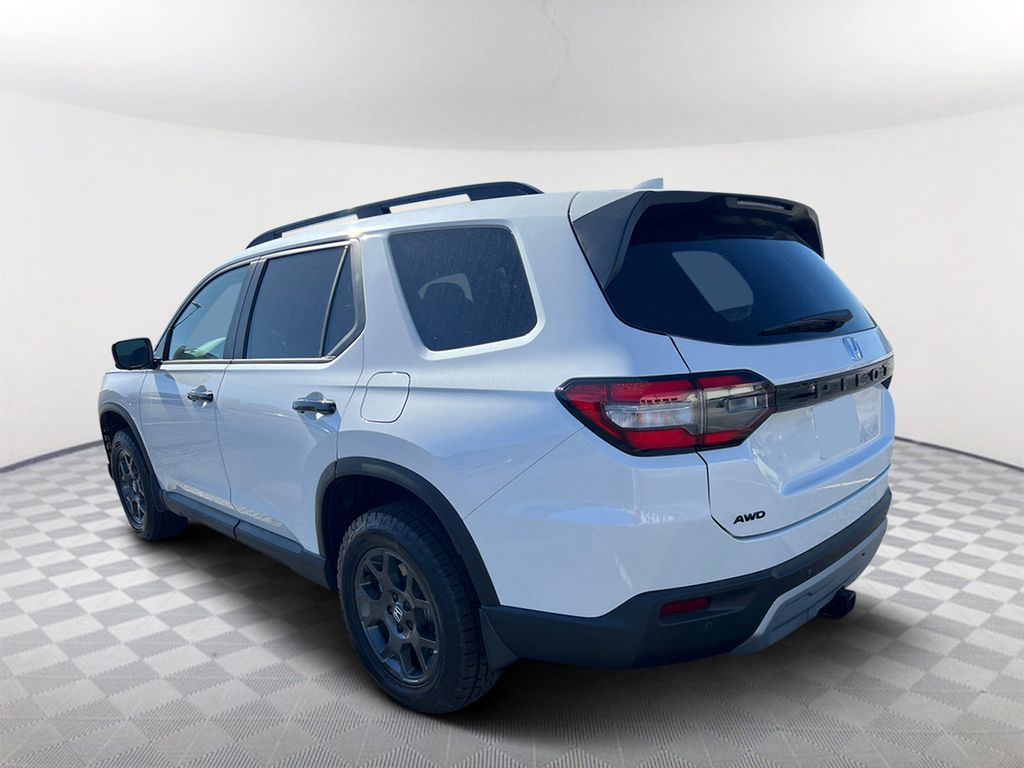 2025 Honda Pilot TrailSport photo 2