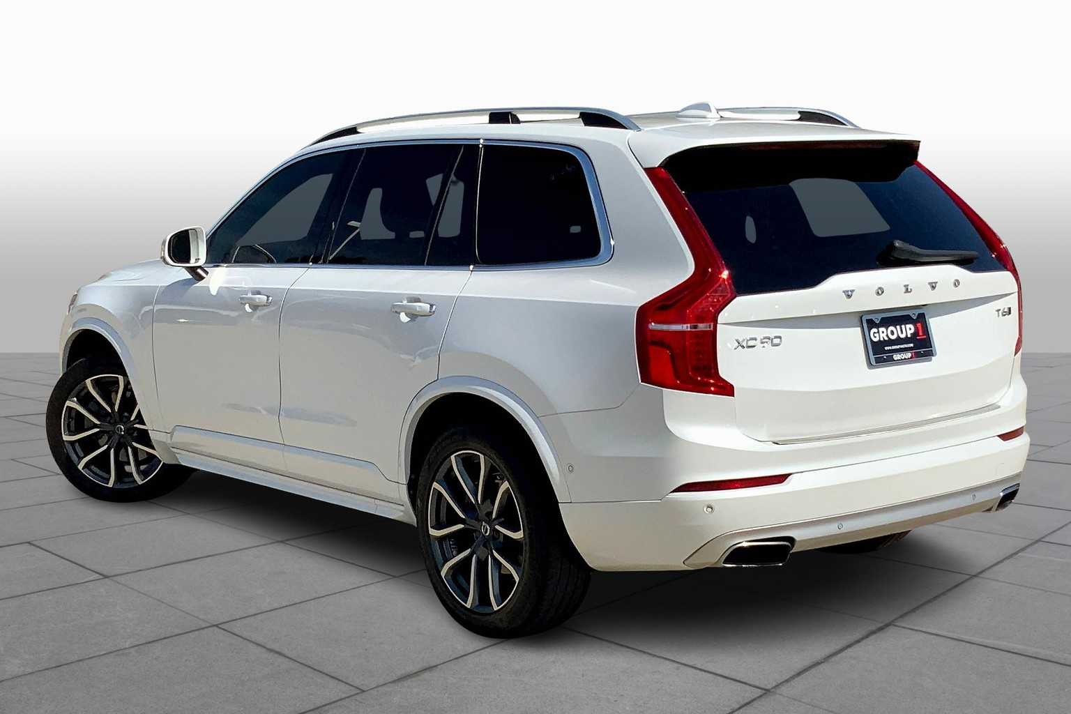 2018 Volvo XC90 Momentum photo 10