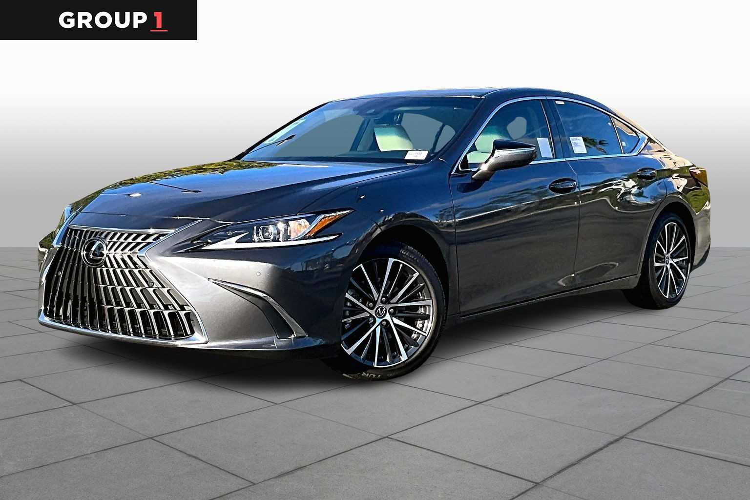 2025 Lexus ES 350's photo
