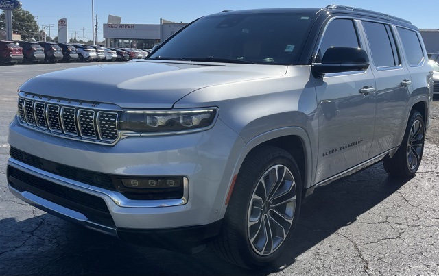 2023 Jeep Grand Wagoneer III photo 3