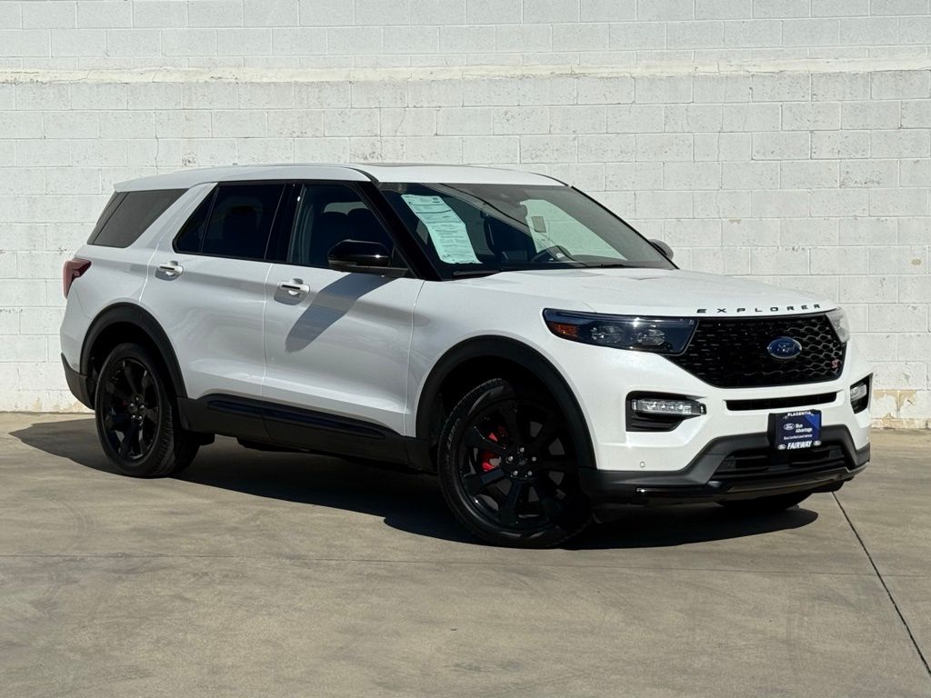 2022 Ford Explorer ST photo 2