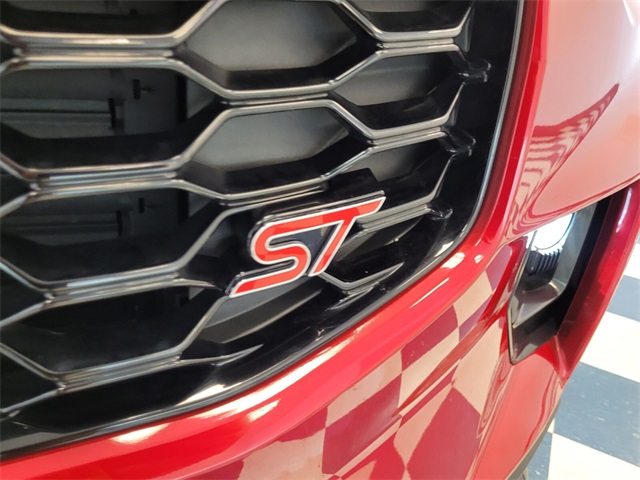 2025 Ford Explorer ST photo 3