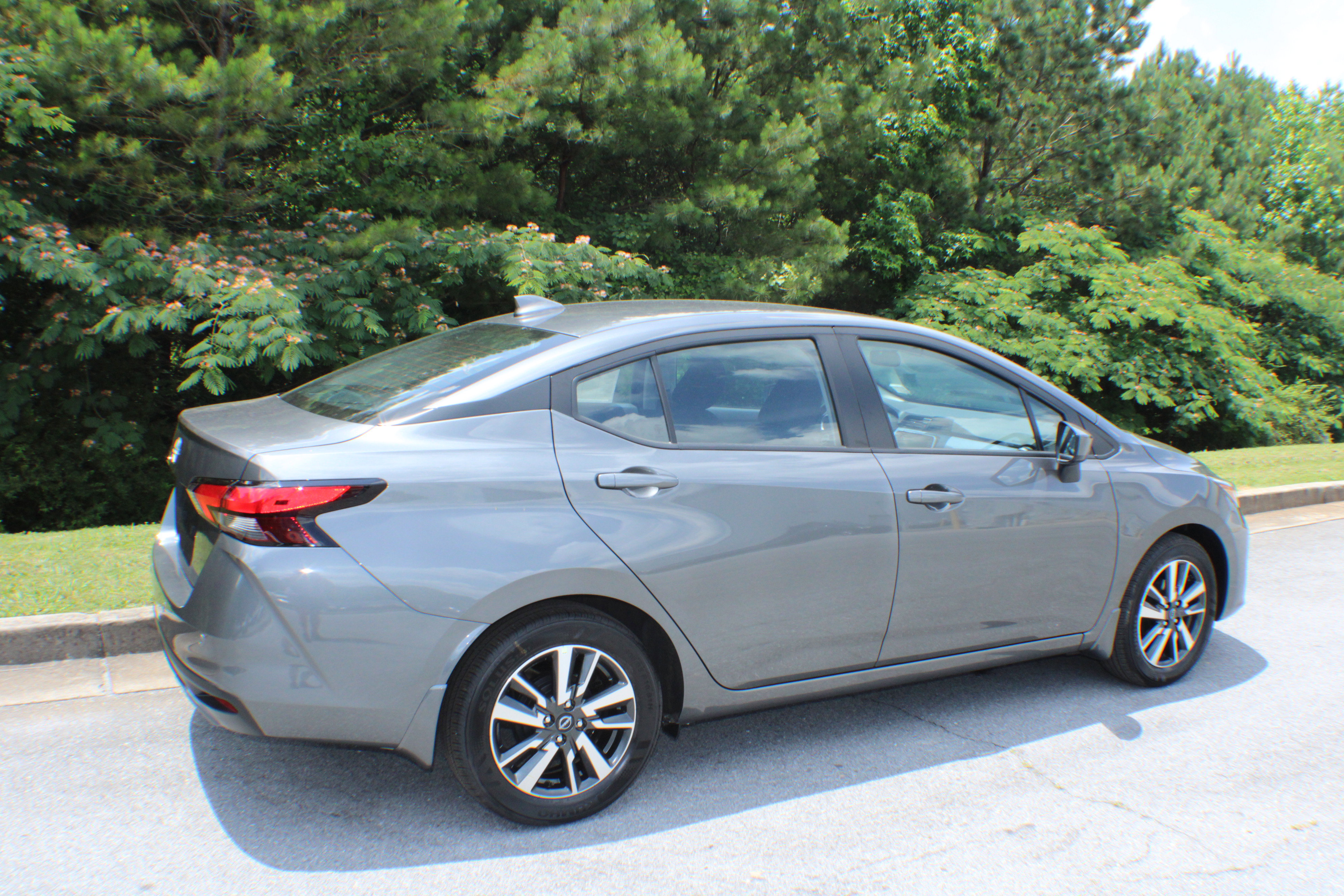 2025 Nissan Versa SV photo 2