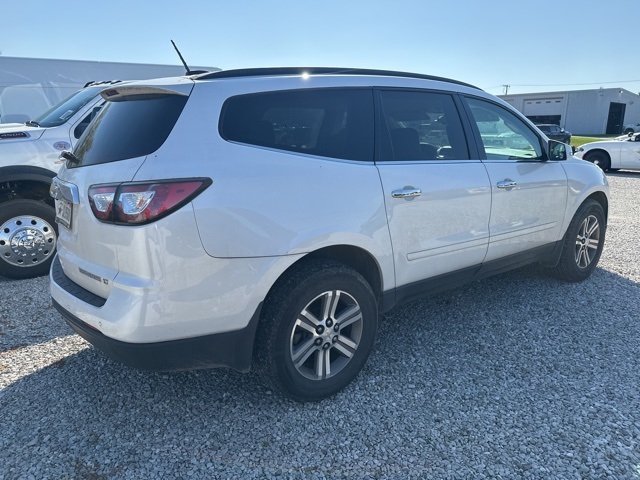 2016 Chevrolet Traverse 2LT photo 2