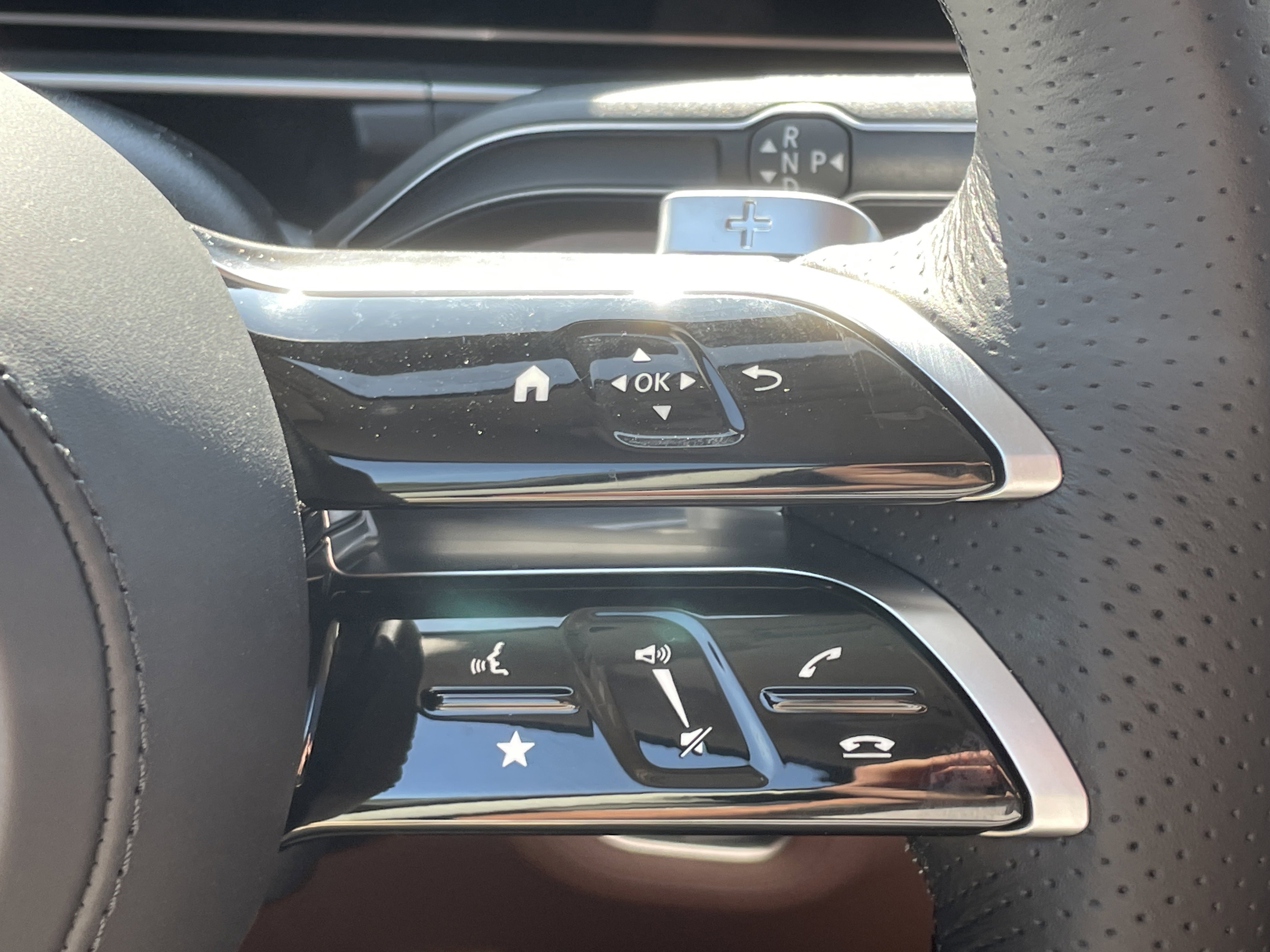 2026 Mercedes Benz GLS 450 4MATIC photo 3