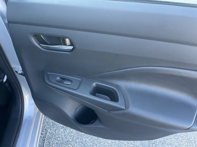 2025 Nissan Versa SV photo 21