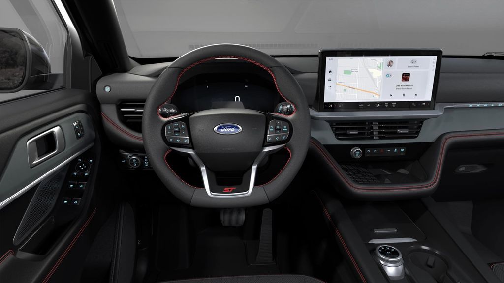 2025 Ford Explorer ST photo 7