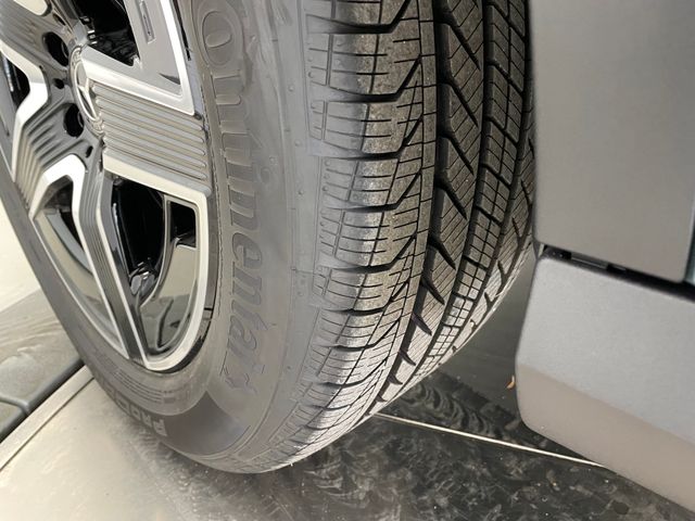 2026 Mercedes Benz GLC 300 photo 5