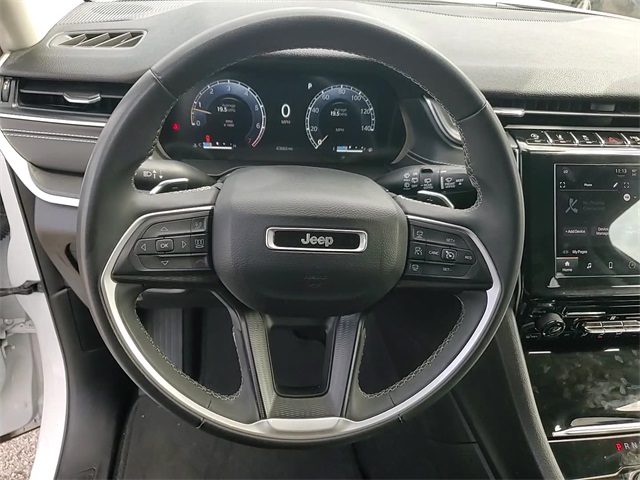 2023 Jeep Grand Cherokee Laredo photo 14
