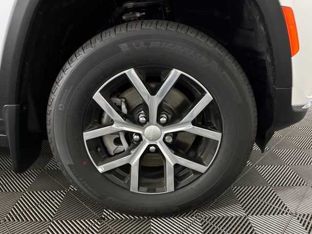 2025 Jeep Grand Cherokee Limited photo 8