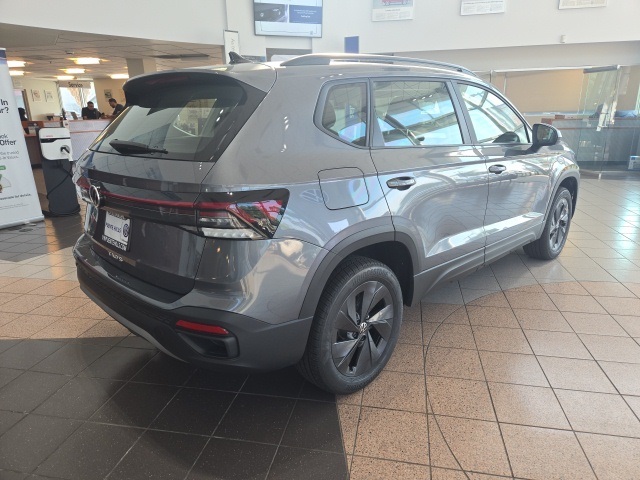 2025 Volkswagen Taos S photo 7