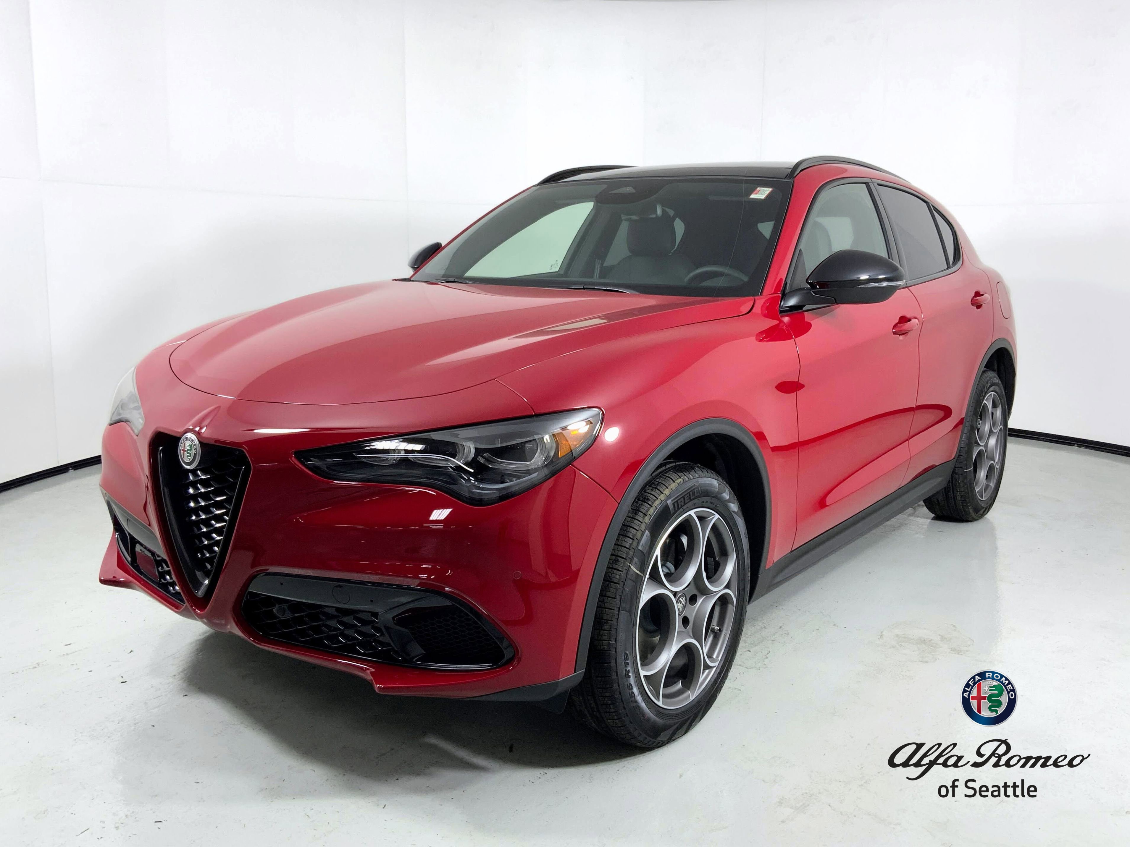 2025 Alfa Romeo Stelvio Base's photo