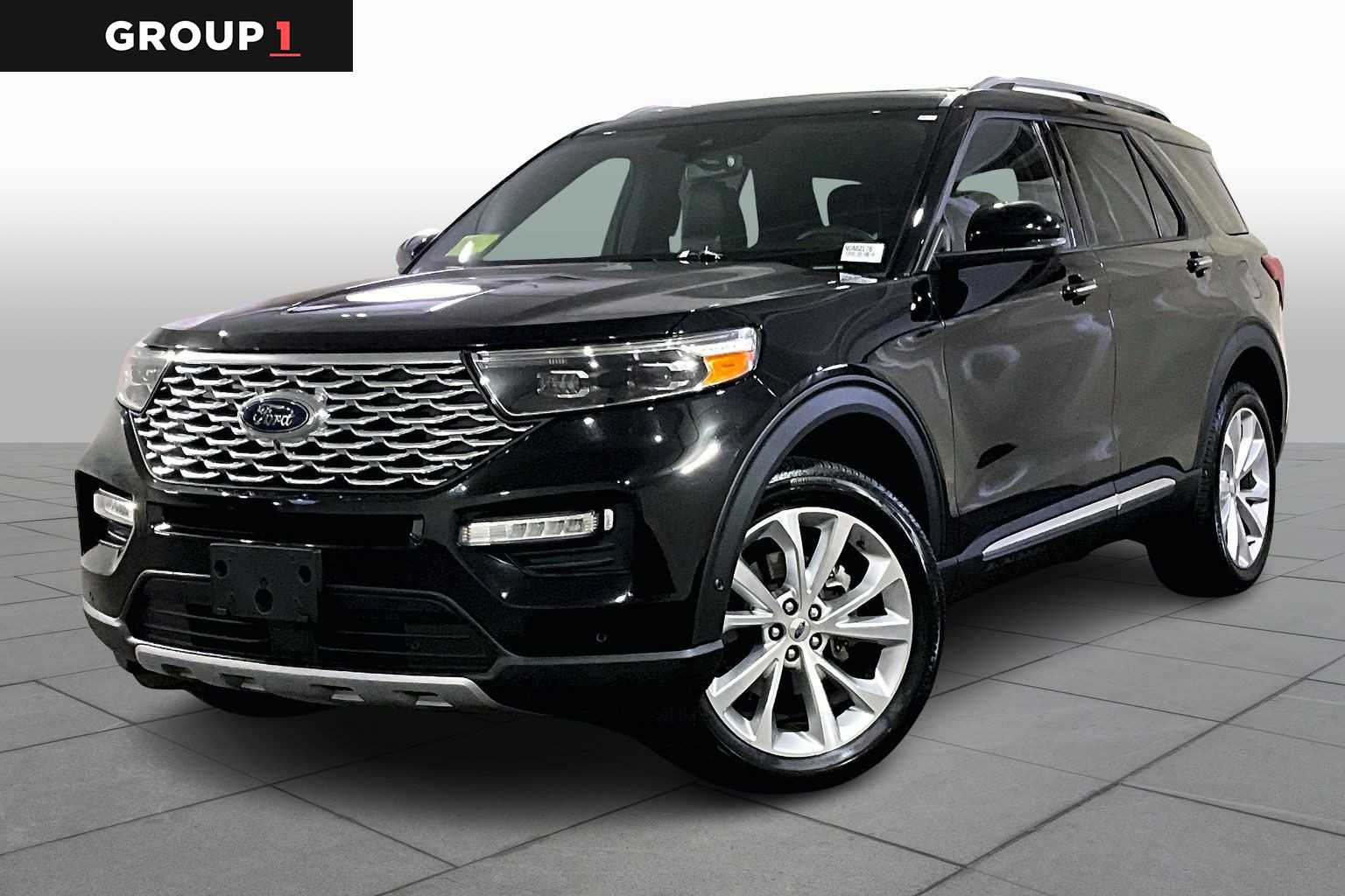 2022 Ford Explorer Platinum's photo