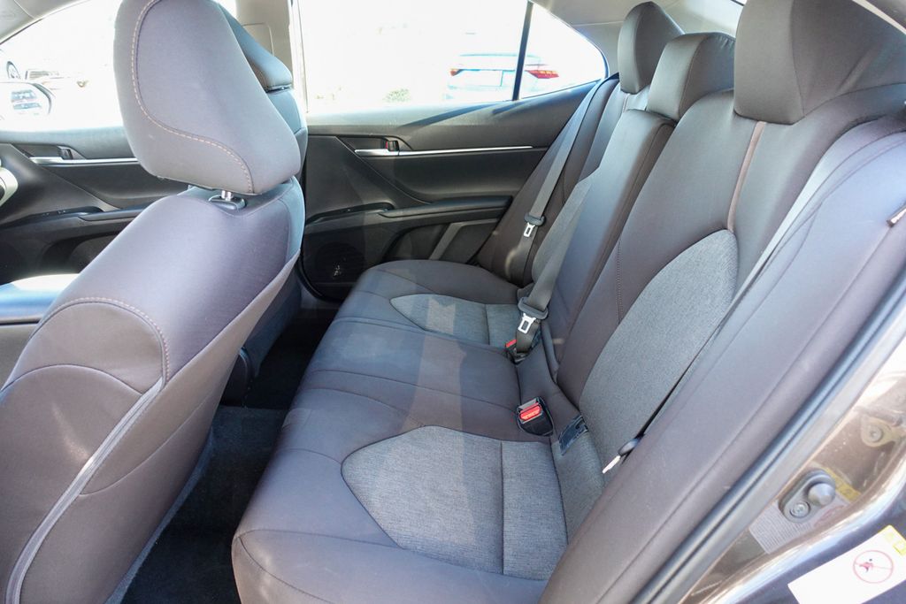 2019 Toyota Camry L photo 23