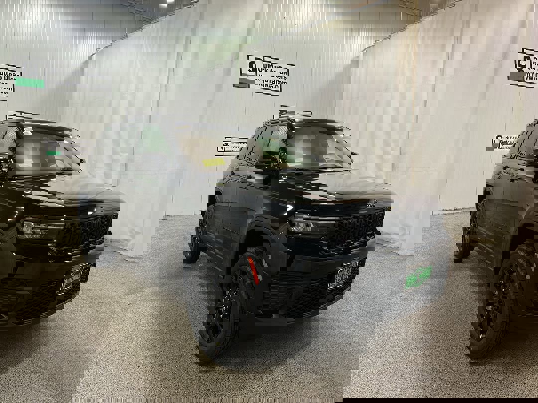 2025 Jeep Grand Cherokee Altitude's photo