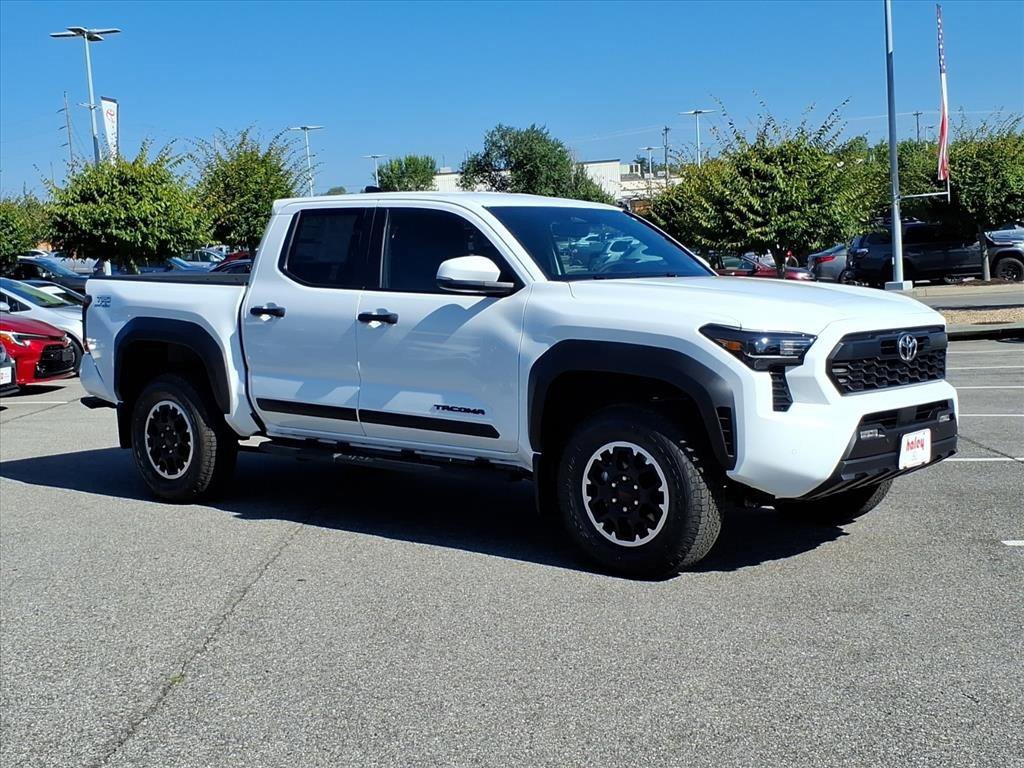 2025 Toyota Tacoma TRD Off-Road 4x4 Double Cab photo 2