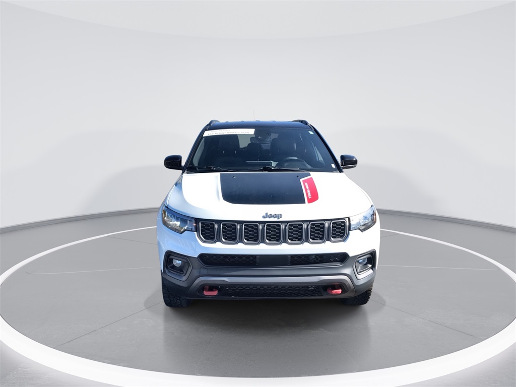 2024 Jeep Compass Trailhawk photo 2