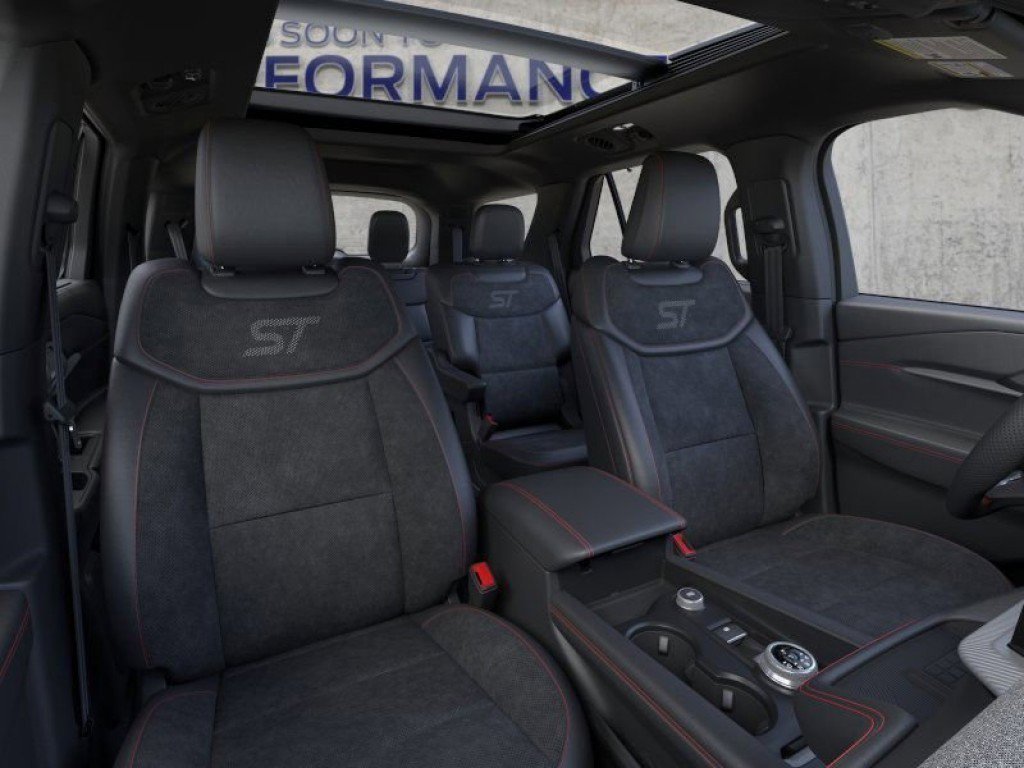 2025 Ford Explorer ST photo 9