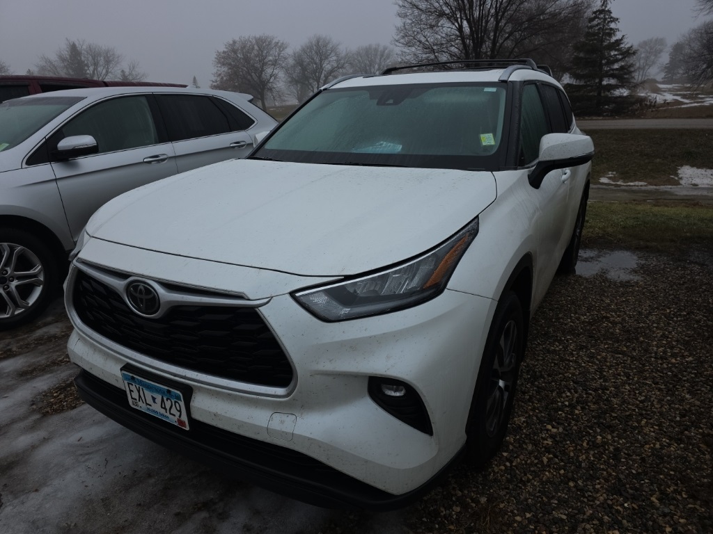 2020 Toyota Highlander XLE's photo