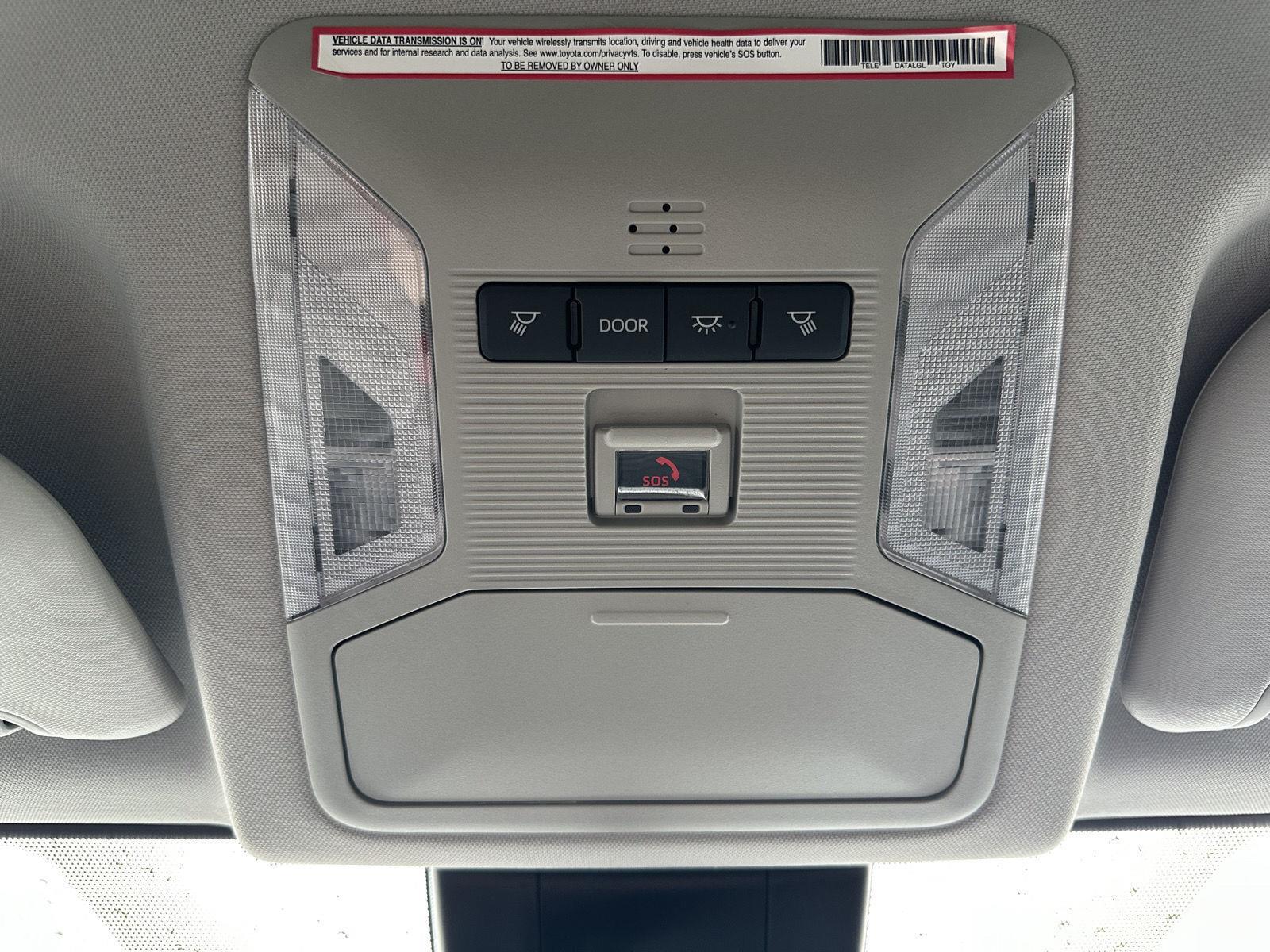 2022 Toyota RAV4 LE photo 26
