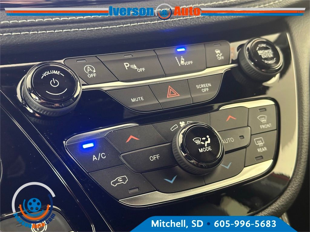 2026 Chrysler Pacifica Limited photo 22