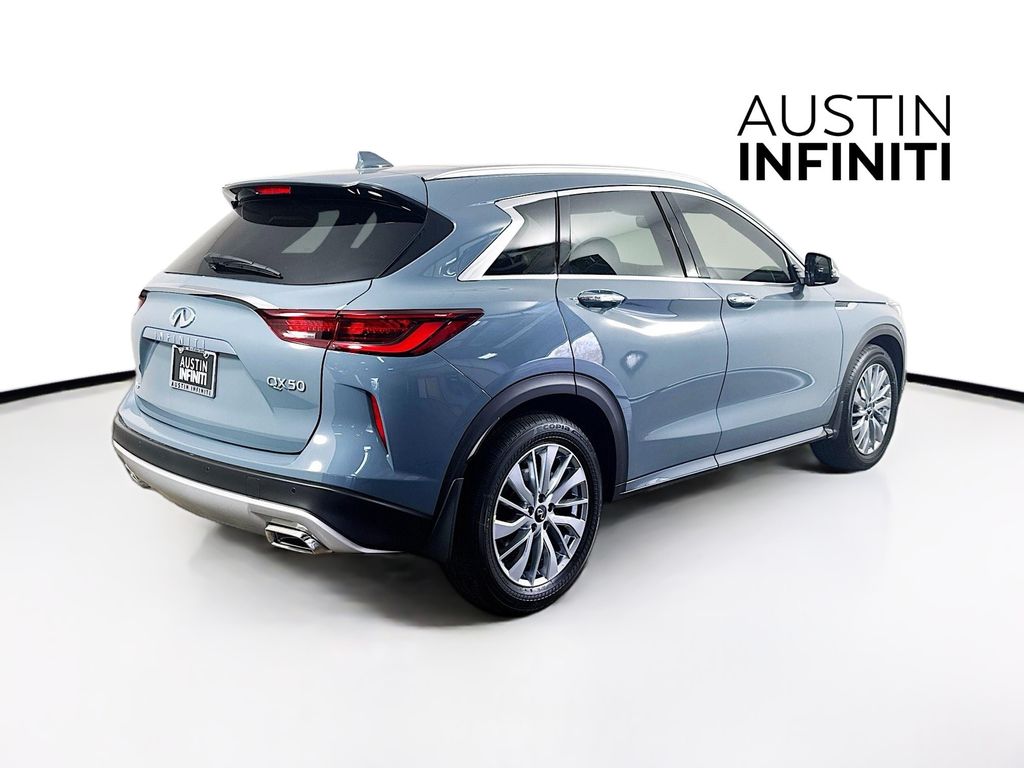 2025 Infiniti QX50 Luxe photo 5