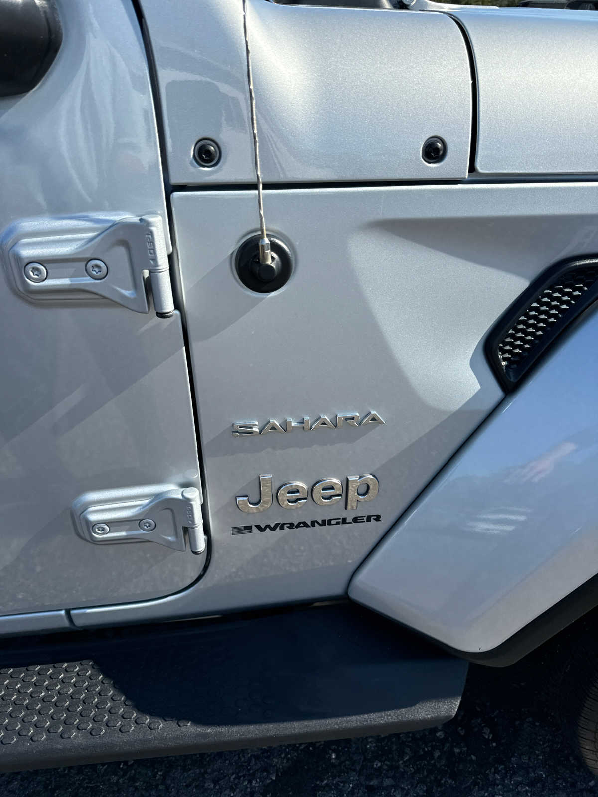 2023 Jeep Wrangler Sahara photo 20
