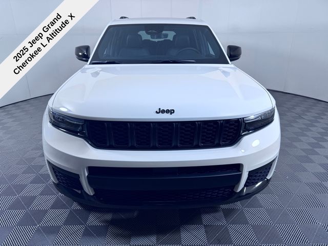 2025 Jeep Grand Cherokee Altitude X photo 2