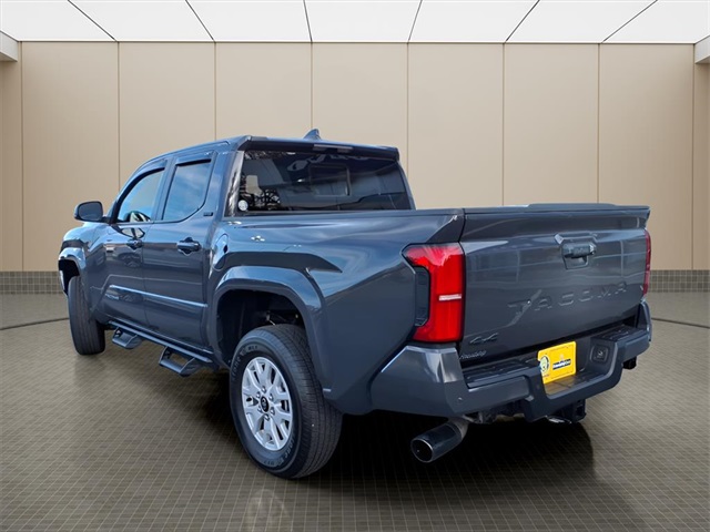 2024 Toyota Tacoma SR5 photo 3