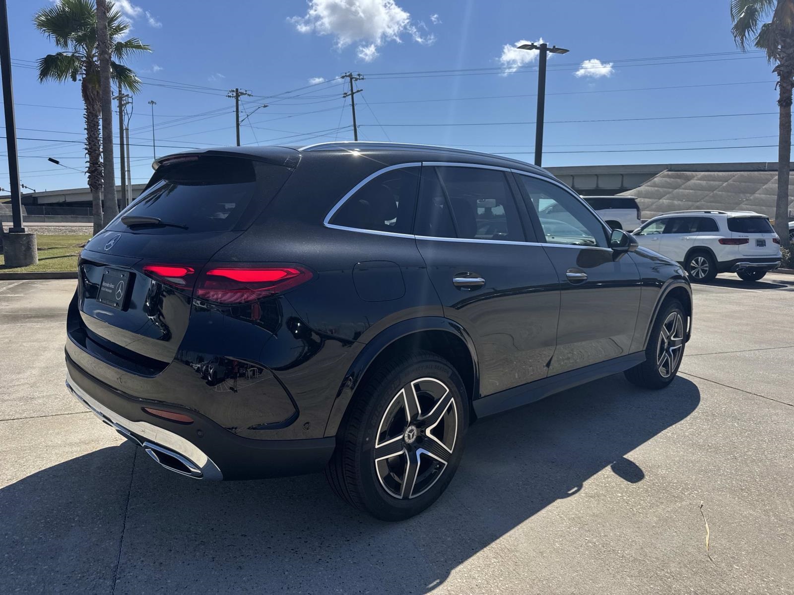 2026 Mercedes Benz GLC 300 photo 3